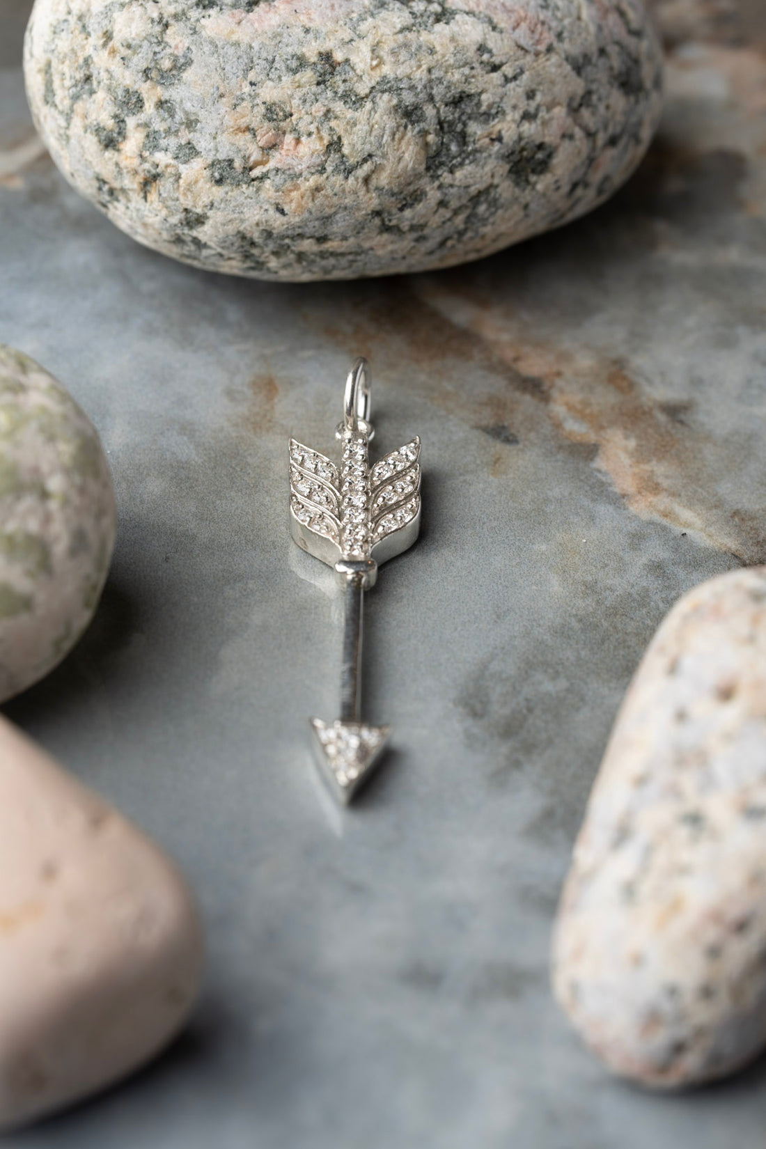 Colgante Flechas de plata 950 y circones
