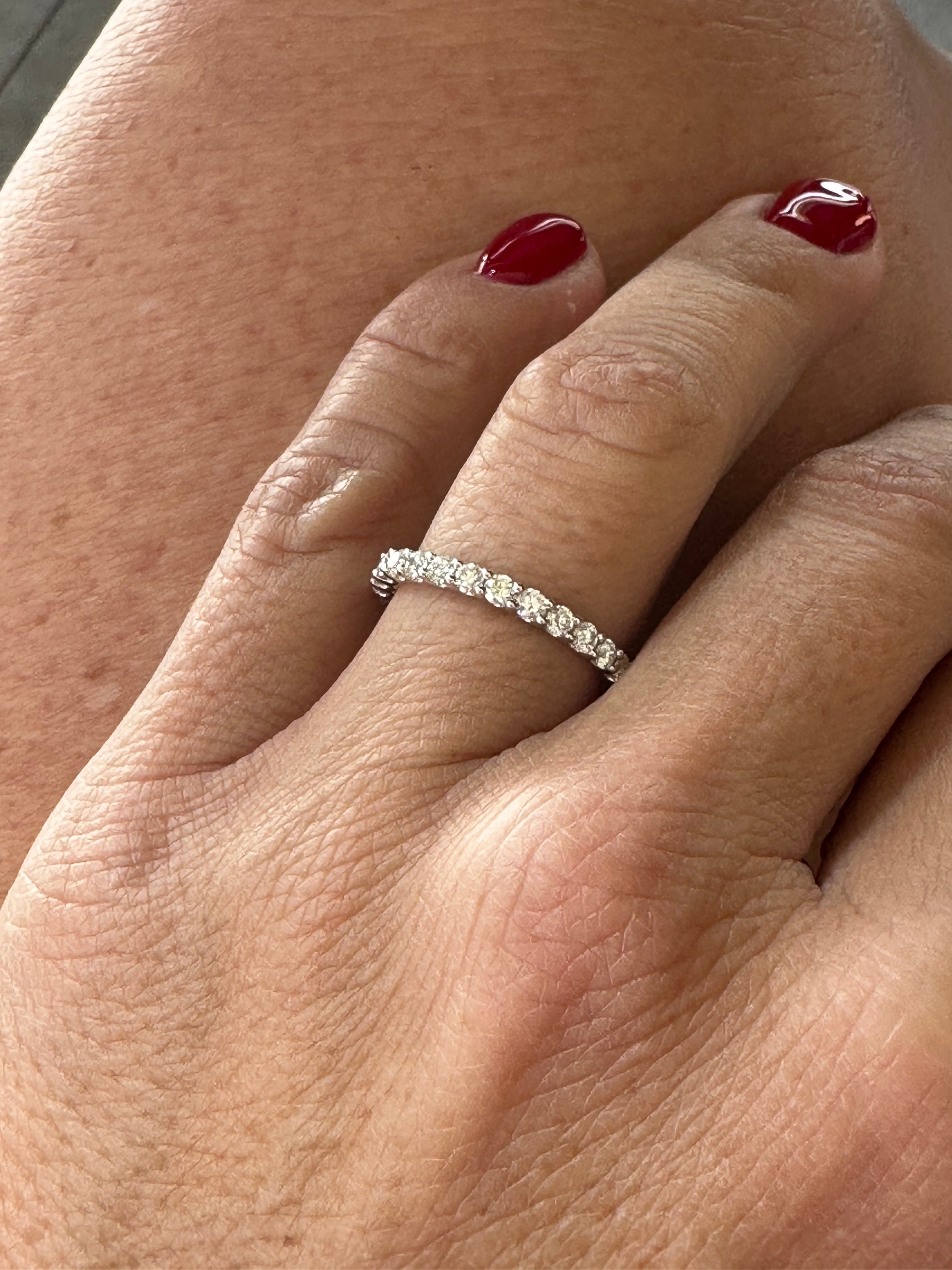 Anillo Medio Cintillo Brillantes ( A pedido )