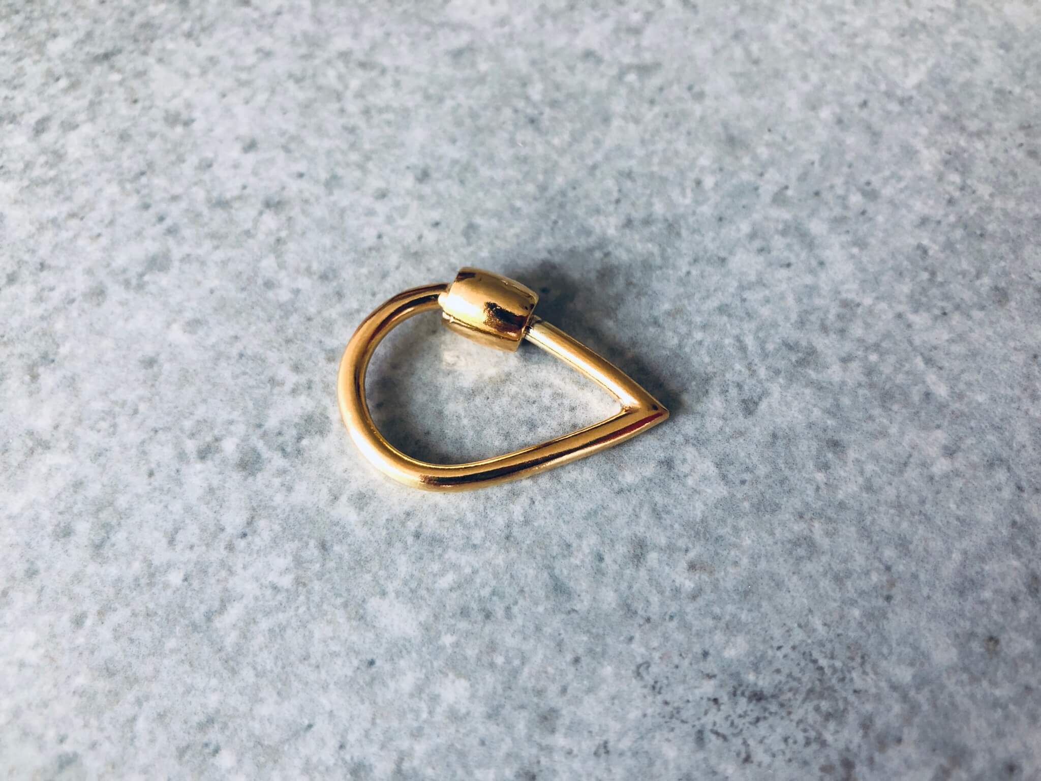 Broche Gota bañada en oro