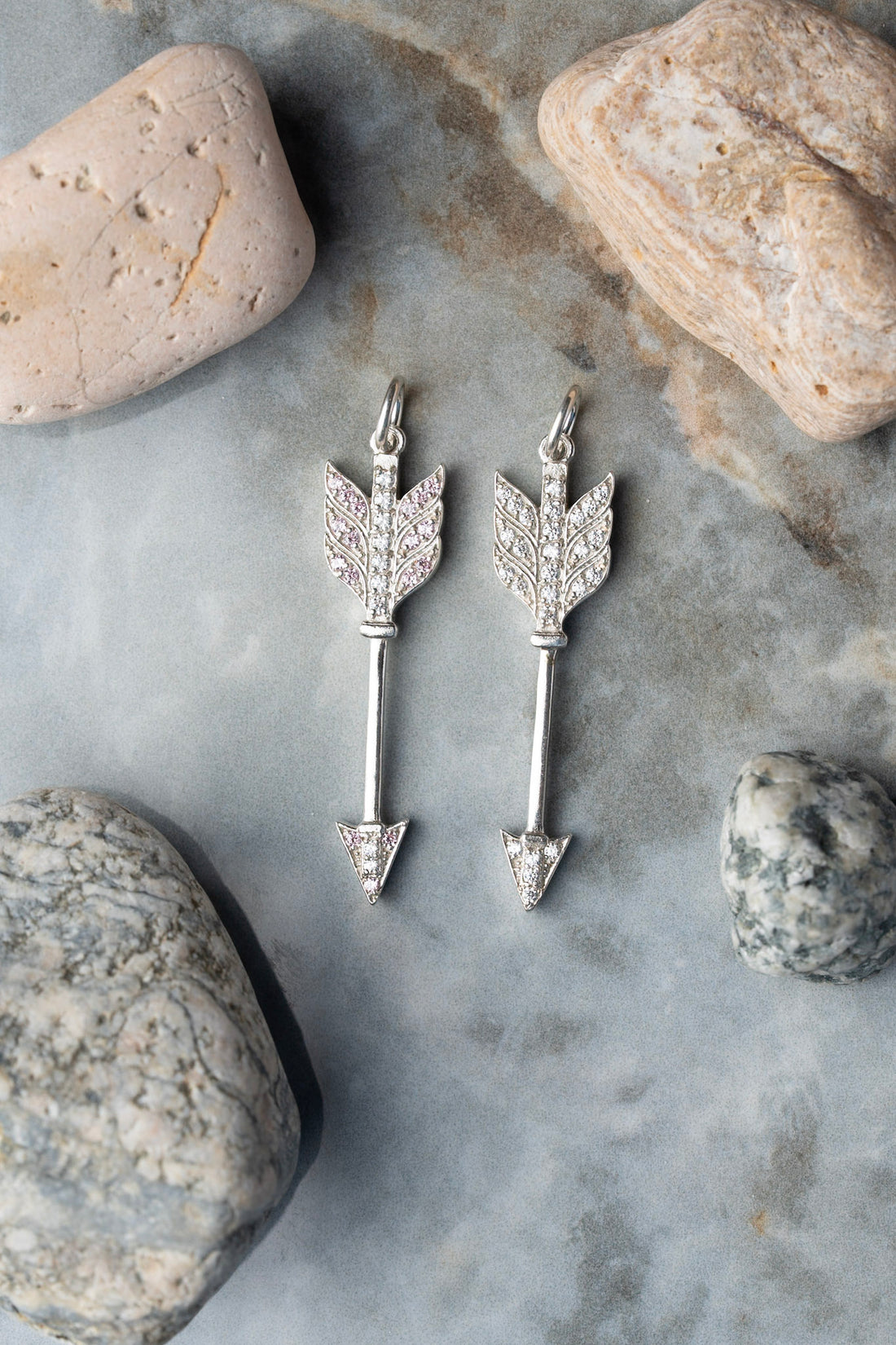 Colgante Flechas de plata 950 y circones