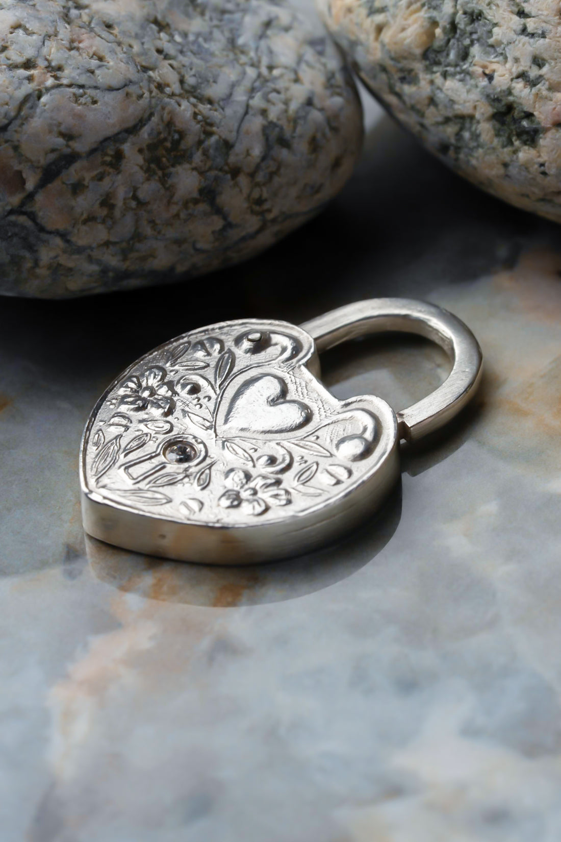 Broche Candado de Corazon Plata 950