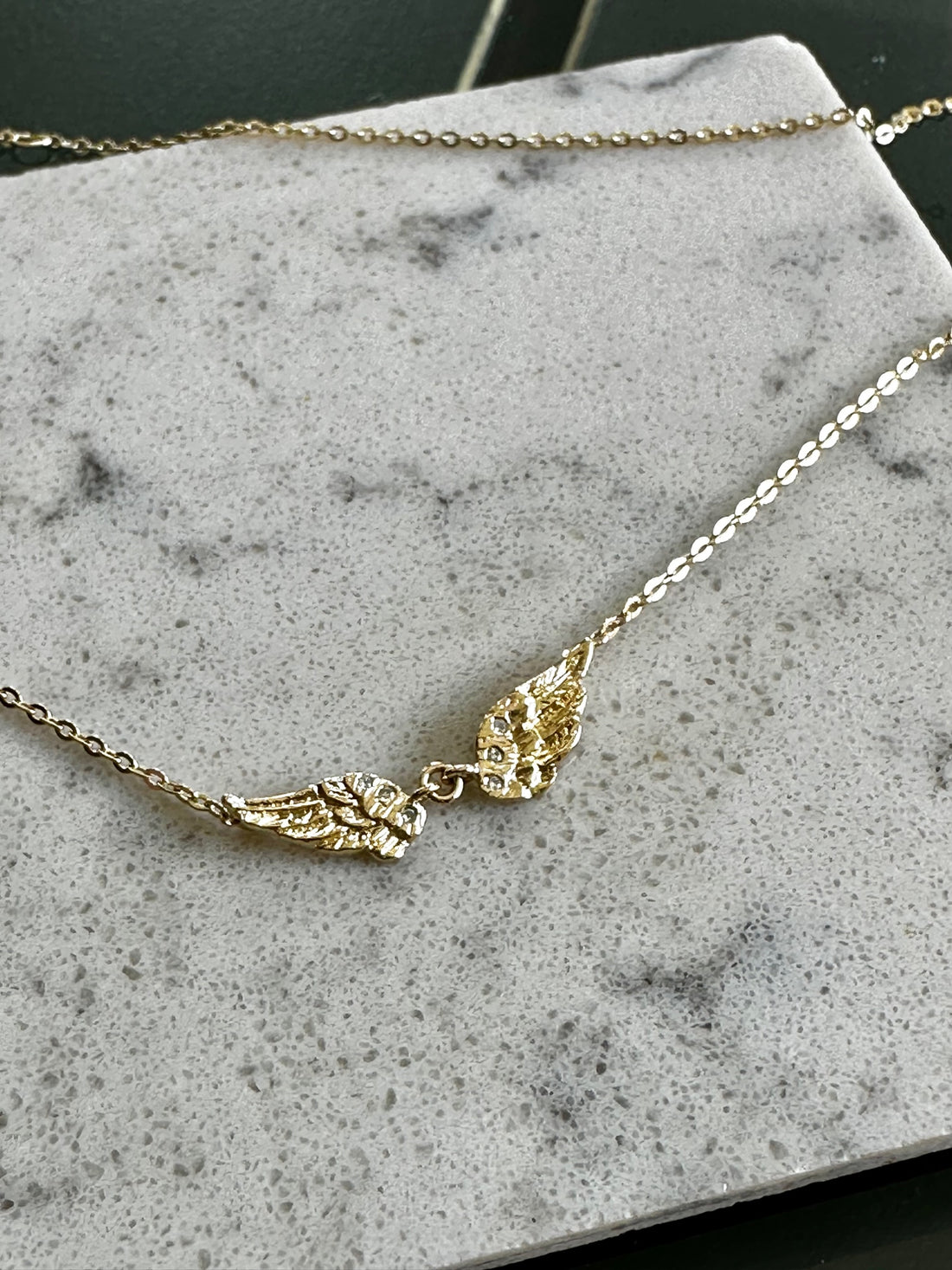Collar alas oro 18K y brillantes