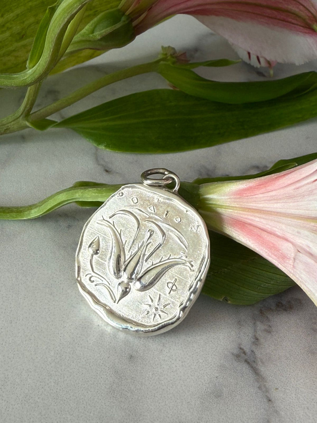 Colgante Flor Esperanza de plata rodinada 950