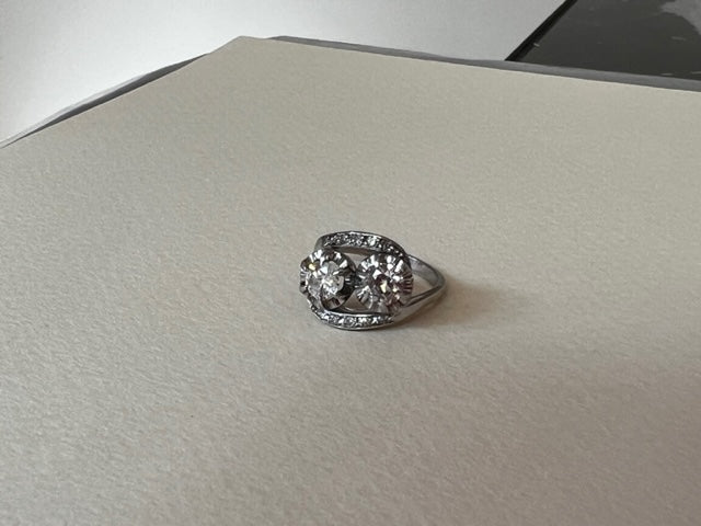 Anillo tu y yo. Platino y brillantes