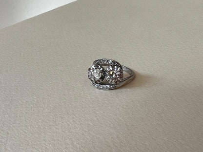 Anillo tu y yo. Platino y brillantes
